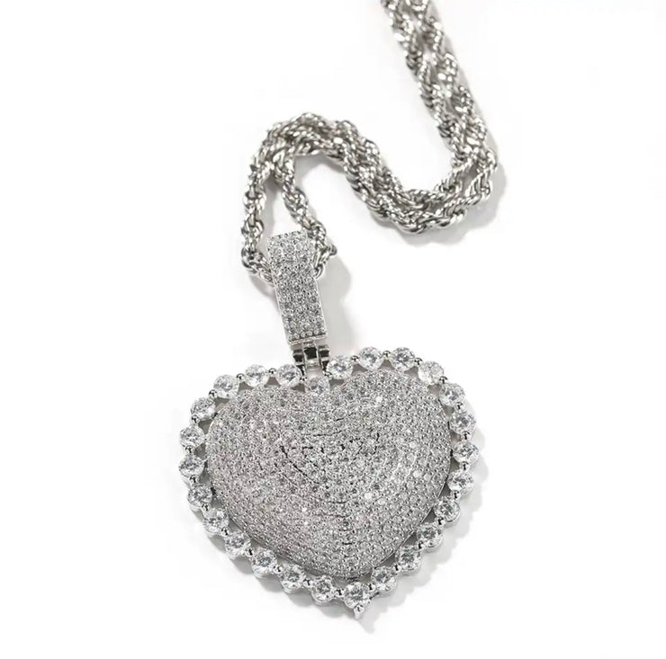 BOUJEE HEART NECKLACE