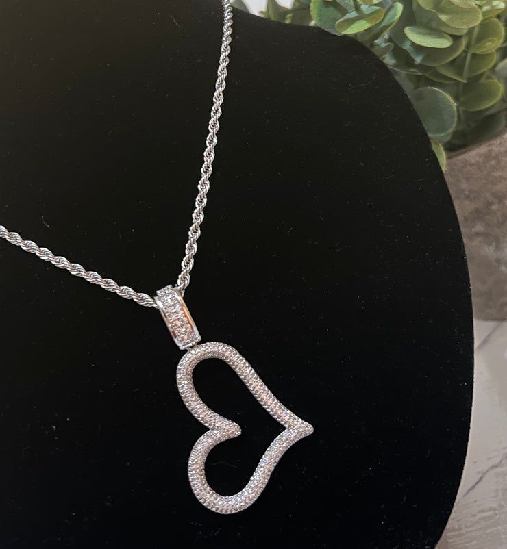 TILTED HEART NECKLACE