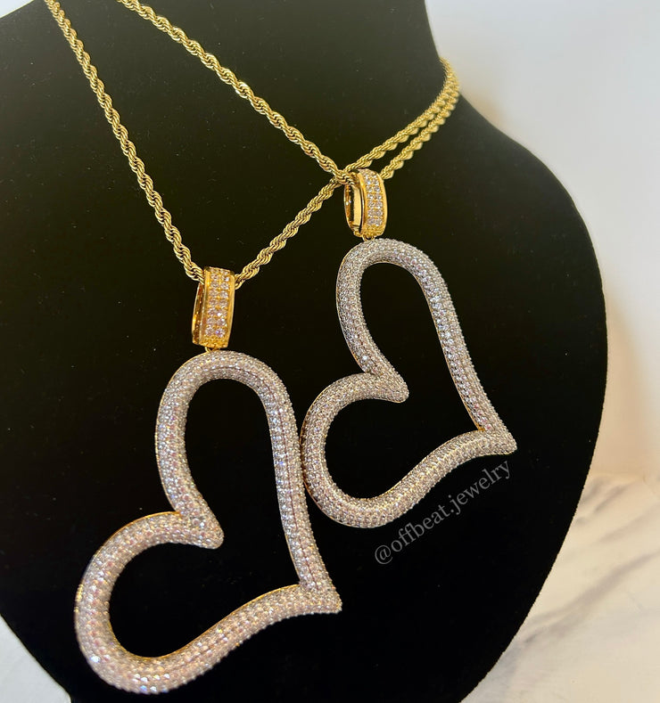 LARGE TILTED HEART NECKLACE