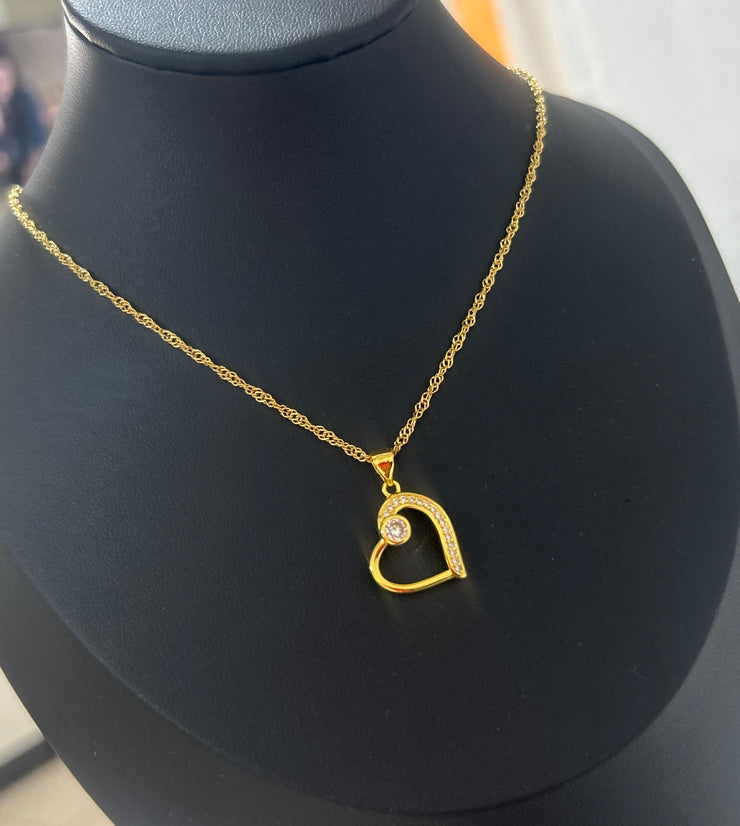 TILTED DIAMOND HEART NECKLACE