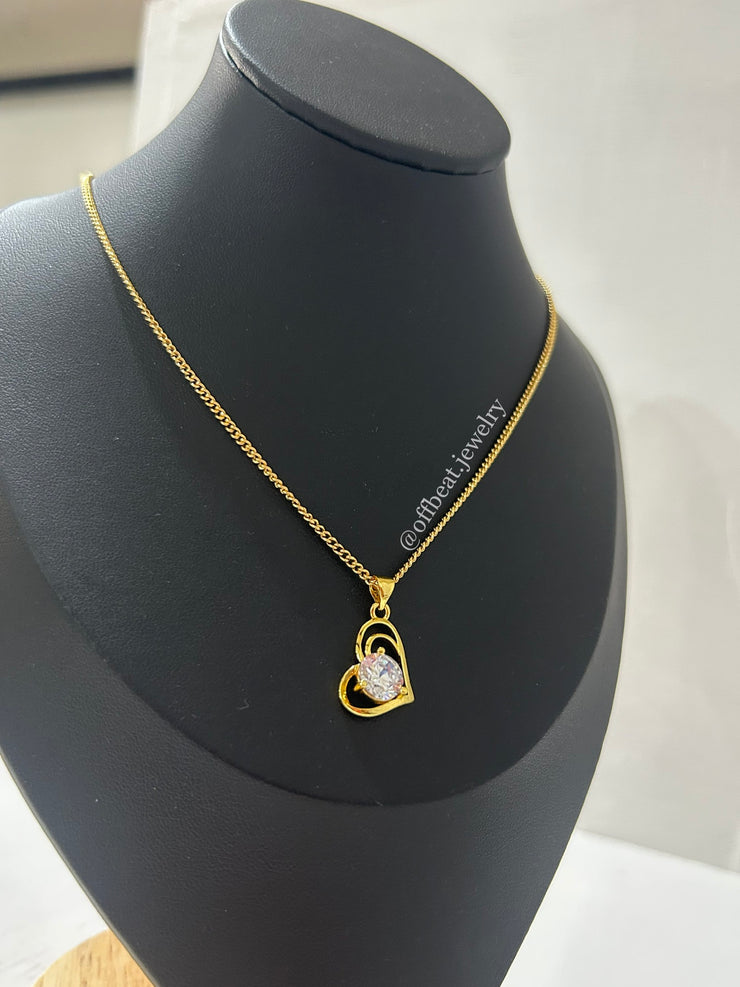 JULIA HEART NECKLACE